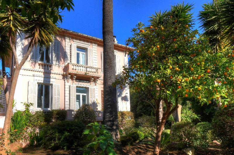 Villa Claudia Hotel Cannes Centre - Parking Eksteriør billede
